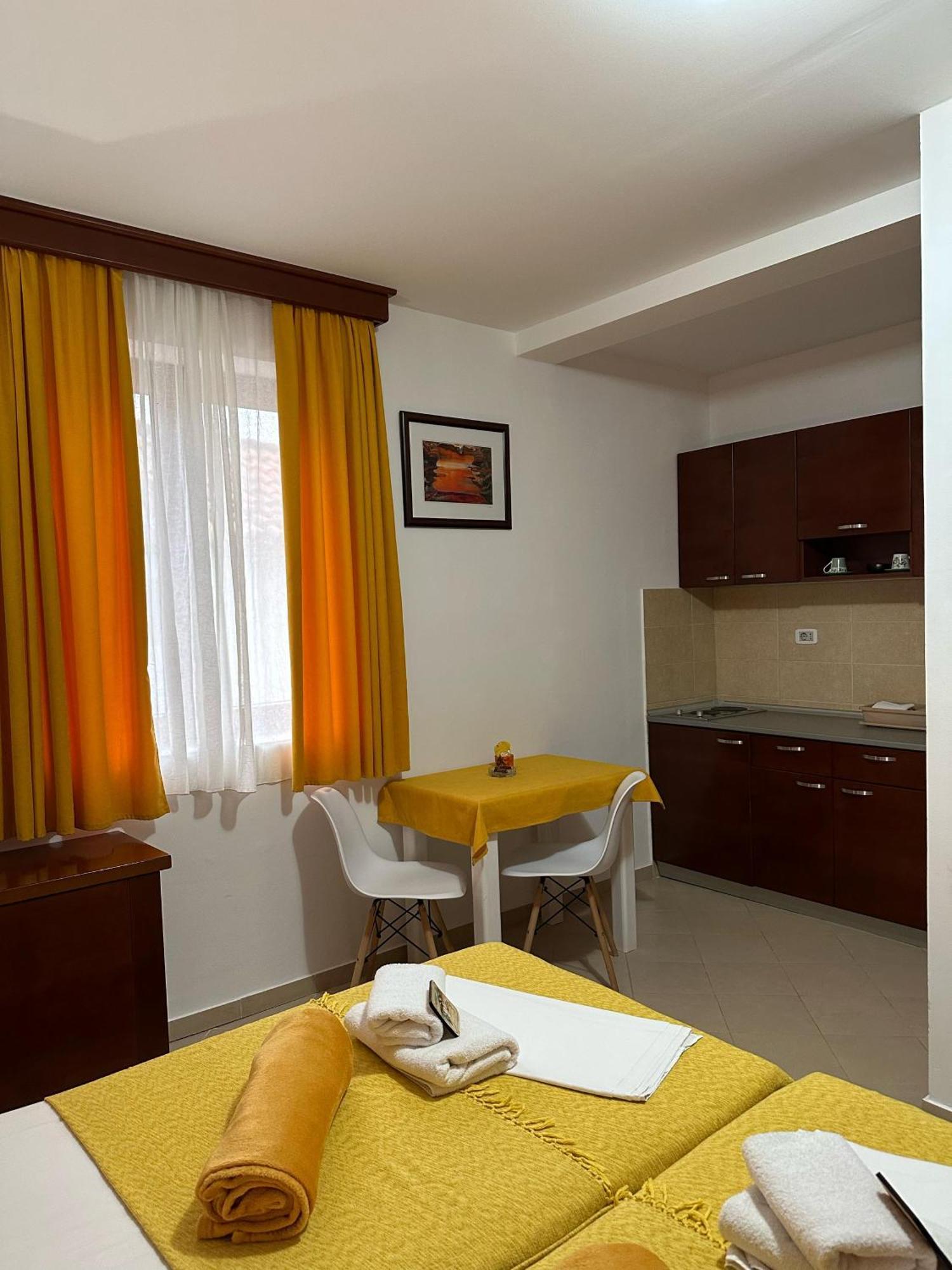 Apartments Krapina Lux Budva Exterior photo